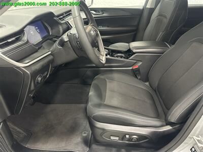 2023 Jeep Grand Cherokee Laredo   - Photo 23 - Bethany, CT 06524