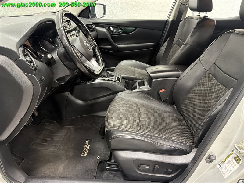 2022 Nissan Rogue SPORT SV - Photo 23 - Bethany, CT 06524
