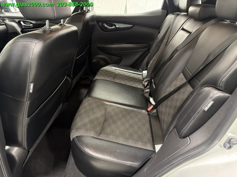2022 Nissan Rogue SPORT SV - Photo 9 - Bethany, CT 06524