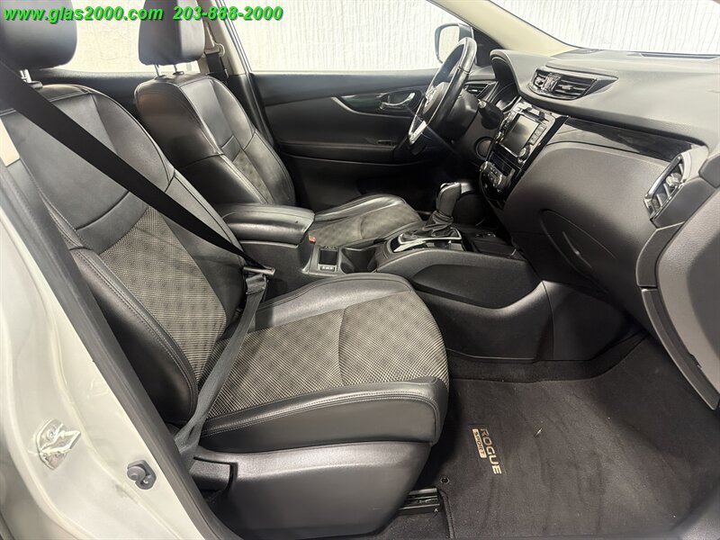2022 Nissan Rogue SPORT SV - Photo 21 - Bethany, CT 06524