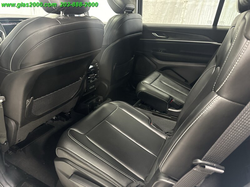 2023 Jeep Grand Cherokee Limited - Photo 9 - Bethany, CT 06524