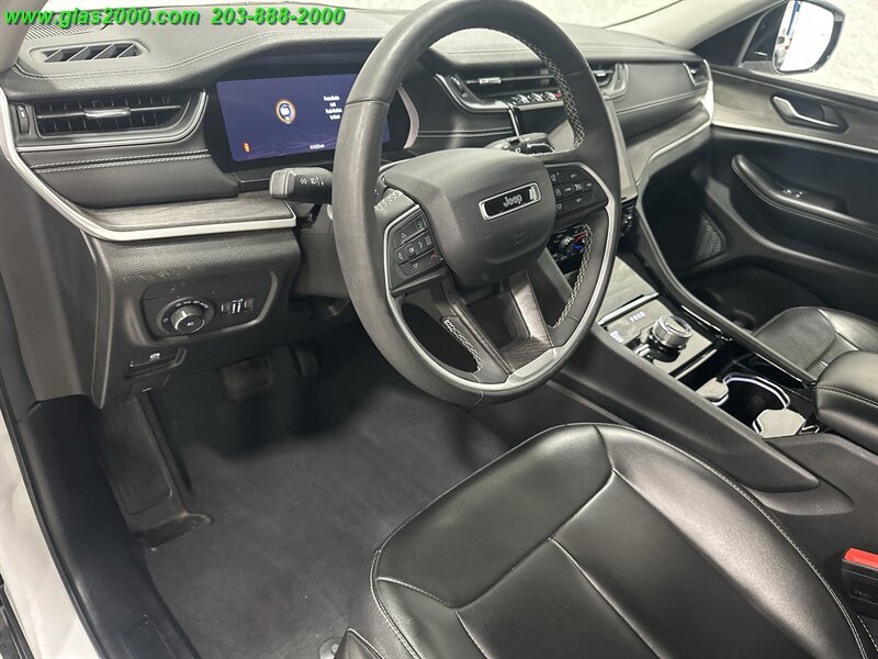 2023 Jeep Grand Cherokee Limited - Photo 3 - Bethany, CT 06524