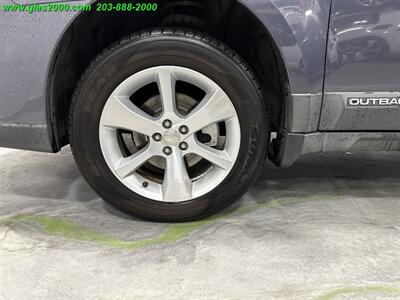 2014 Subaru Outback 2.5i Limited - Photo 16 - Bethany, CT 06524