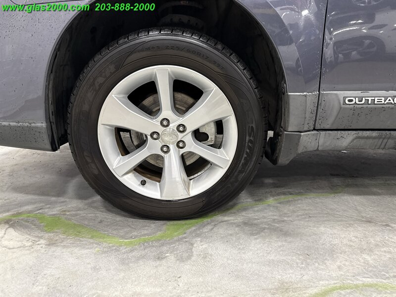 2014 Subaru Outback 2.5i Limited - Photo 16 - Bethany, CT 06524