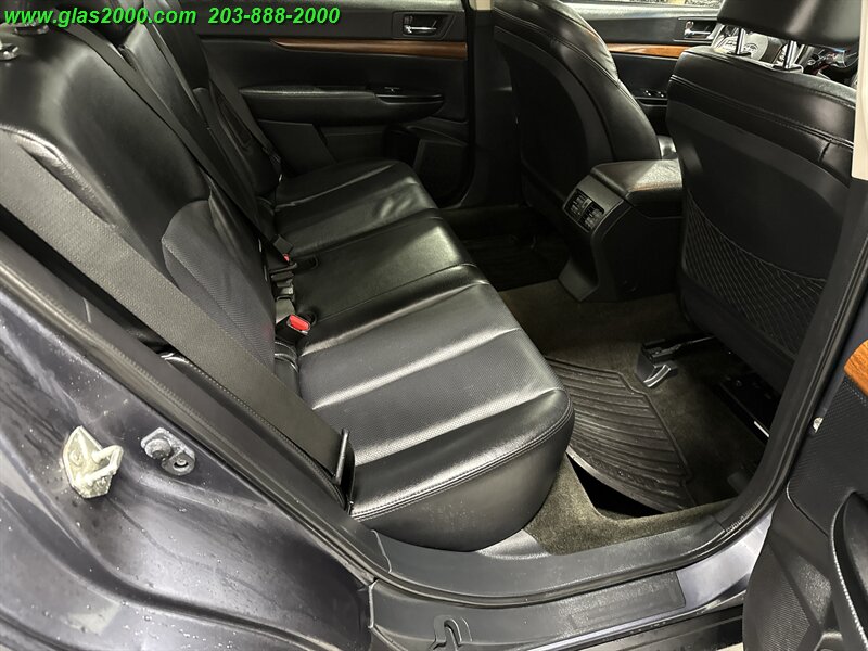 2014 Subaru Outback 2.5i Limited - Photo 10 - Bethany, CT 06524