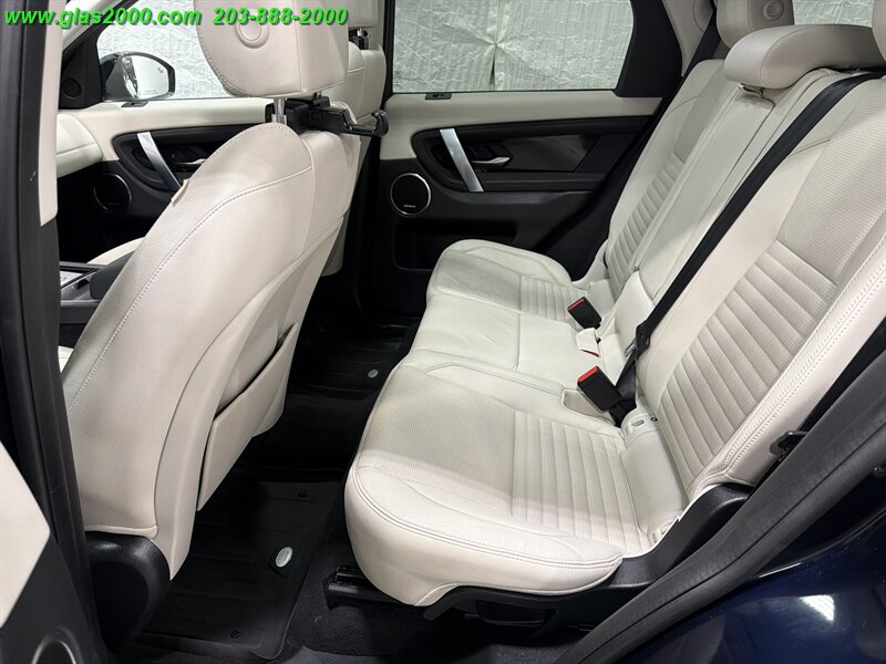 2020 Land Rover Discovery Sport P250 SE - Photo 9 - Bethany, CT 06524