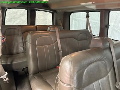 2020 Chevrolet Express LS Passenger   - Photo 11 - Bethany, CT 06524