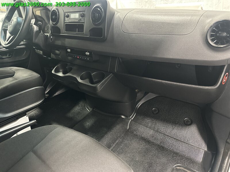 2019 Mercedes-Benz Sprinter 2500 - Photo 5 - Bethany, CT 06524