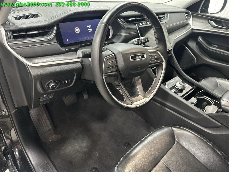 2022 Jeep Grand Cherokee Limited - Photo 3 - Bethany, CT 06524