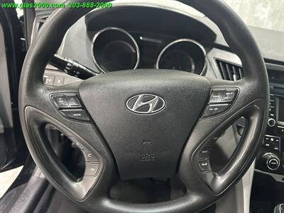 2014 Hyundai SONATA Hybrid   - Photo 4 - Bethany, CT 06524