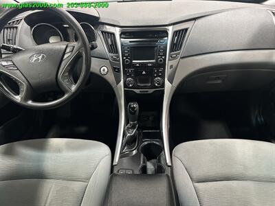 2014 Hyundai SONATA Hybrid   - Photo 6 - Bethany, CT 06524