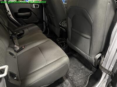 2020 Jeep Gladiator Sport   - Photo 10 - Bethany, CT 06524