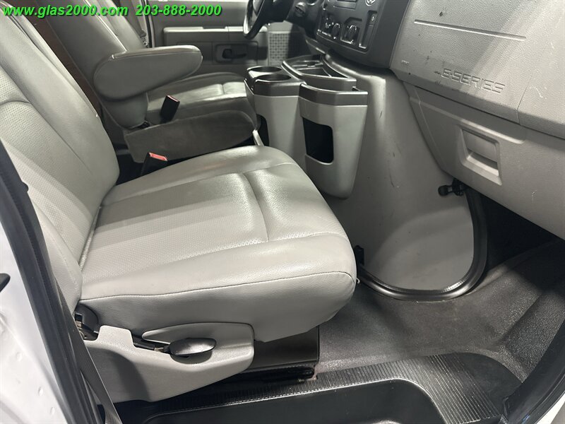 2013 Ford E-Series Van Commercial - Photo 15 - Bethany, CT 06524