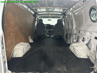 2013 Ford E-Series Van Commercial - Photo 10 - Bethany, CT 06524