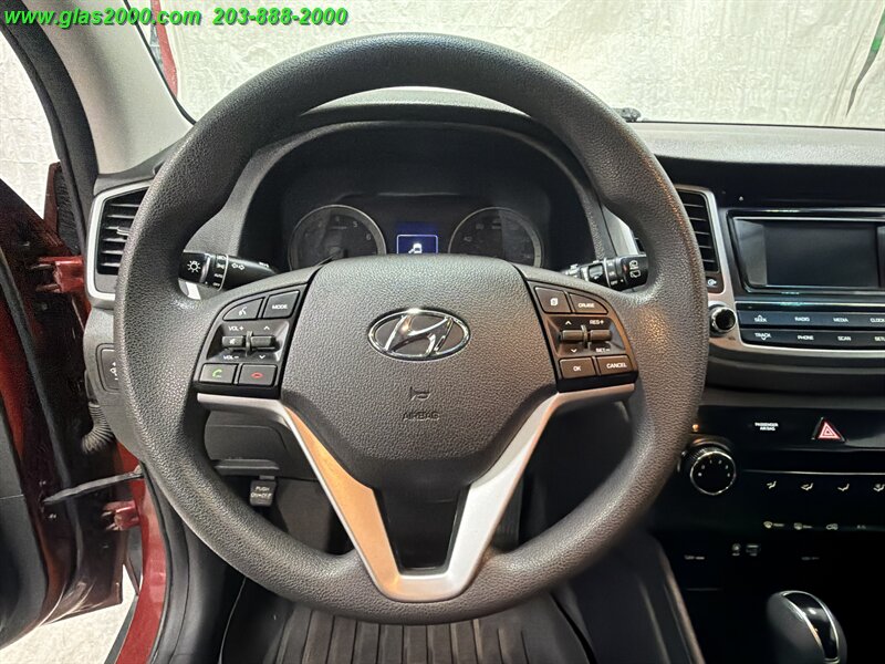 2018 Hyundai Tucson SE - Photo 4 - Bethany, CT 06524