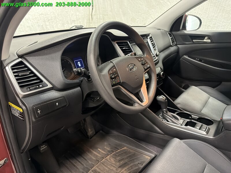 2018 Hyundai Tucson SE - Photo 3 - Bethany, CT 06524