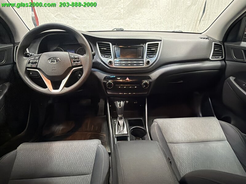 2018 Hyundai Tucson SE - Photo 6 - Bethany, CT 06524