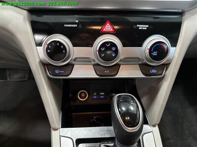 2019 Hyundai Elantra SE   - Photo 17 - Bethany, CT 06524