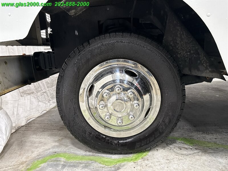 2014 Ford E-Series Van - Photo 21 - Bethany, CT 06524