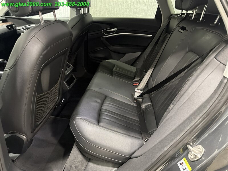 2019 Audi E-TRON quattro Premium Plus - Photo 9 - Bethany, CT 06524