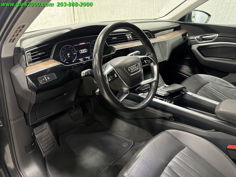 2019 Audi E-TRON quattro Premium Plus - Photo 3 - Bethany, CT 06524