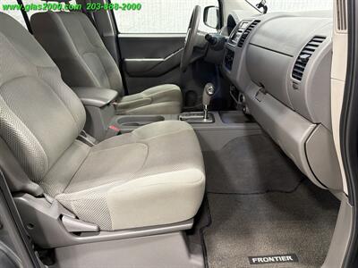 2006 Nissan Frontier SE SE 4dr Crew Cab   - Photo 21 - Bethany, CT 06524