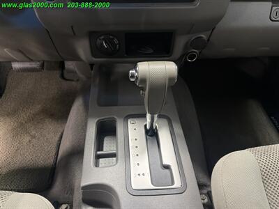 2006 Nissan Frontier SE SE 4dr Crew Cab   - Photo 17 - Bethany, CT 06524