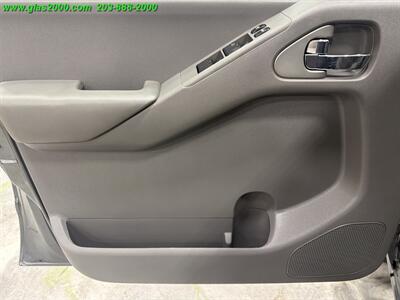 2006 Nissan Frontier SE SE 4dr Crew Cab   - Photo 27 - Bethany, CT 06524