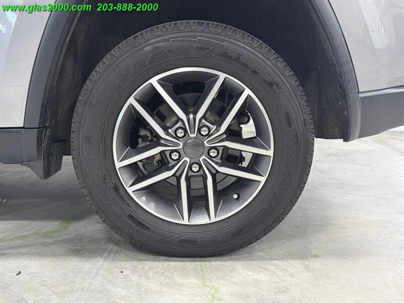 2020 Jeep Grand Cherokee Limited - Photo 16 - Bethany, CT 06524