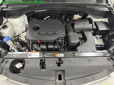 2018 Hyundai Santa Fe SPORT 2.4L   - Photo 12 - Bethany, CT 06524