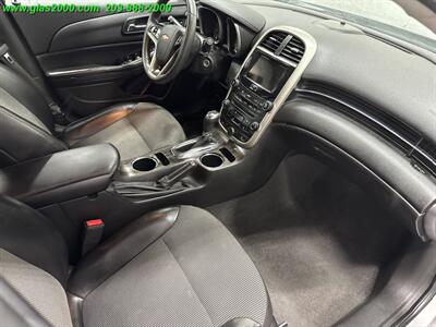 2016 Chevrolet Malibu LT   - Photo 5 - Bethany, CT 06524
