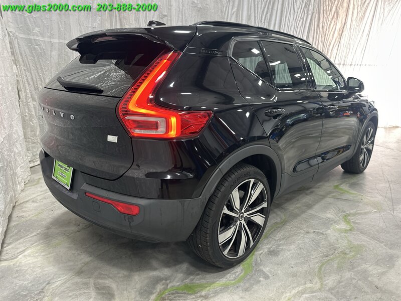 2021 Volvo XC40 Recharge Pure Electric P8 - Photo 8 - Bethany, CT 06524