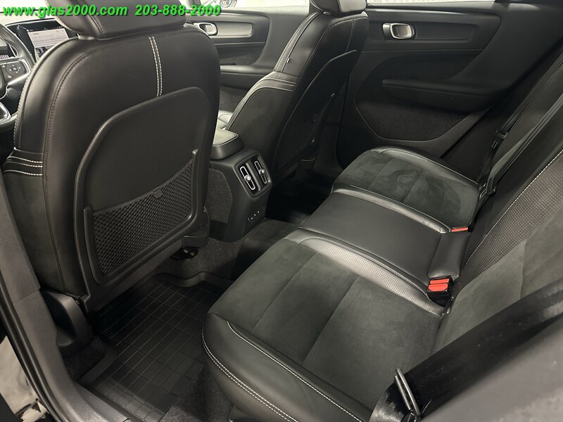 2021 Volvo XC40 Recharge Pure Electric P8 - Photo 9 - Bethany, CT 06524