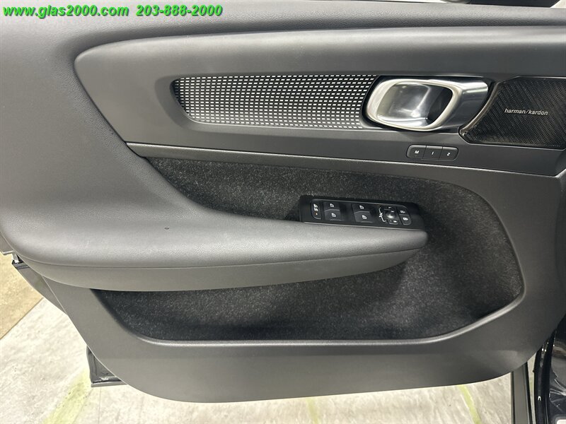 2021 Volvo XC40 Recharge Pure Electric P8 - Photo 25 - Bethany, CT 06524