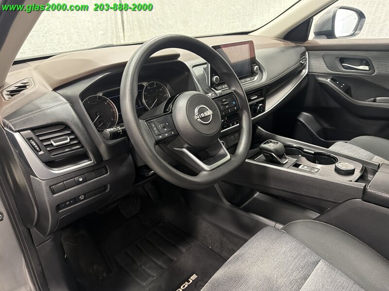2023 Nissan Rogue SV - Photo 3 - Bethany, CT 06524