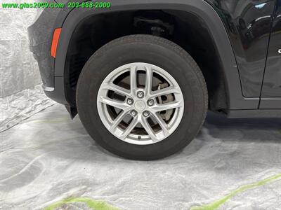 2023 Jeep Grand Cherokee L Laredo   - Photo 16 - Bethany, CT 06524