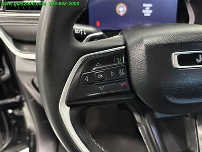 2023 Jeep Grand Cherokee L Laredo   - Photo 21 - Bethany, CT 06524