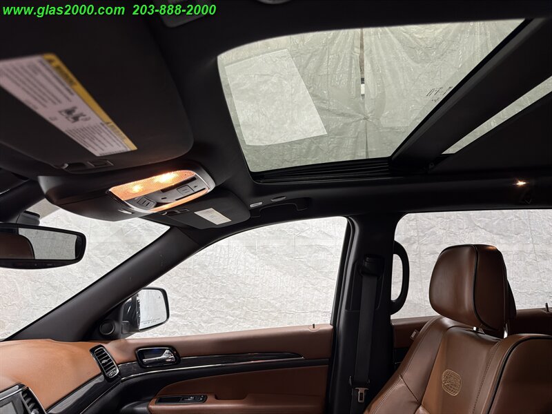 2020 Jeep Grand Cherokee Overland - Photo 12 - Bethany, CT 06524