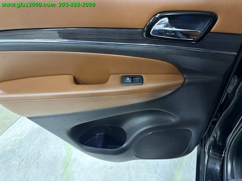 2020 Jeep Grand Cherokee Overland - Photo 28 - Bethany, CT 06524