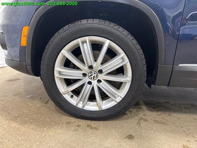 2012 Volkswagen Tiguan S 4Motion   - Photo 17 - Bethany, CT 06524