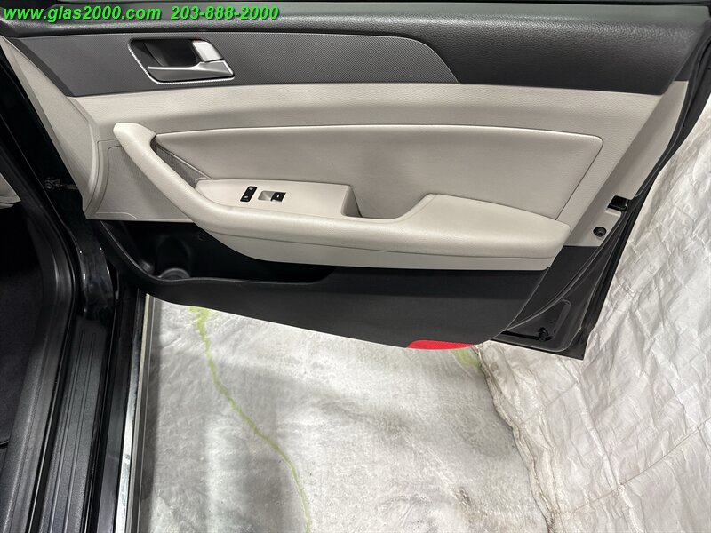 2016 Hyundai SONATA Hybrid SE   - Photo 26 - Bethany, CT 06524