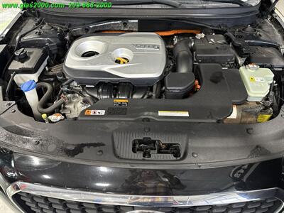 2016 Hyundai SONATA Hybrid SE   - Photo 12 - Bethany, CT 06524