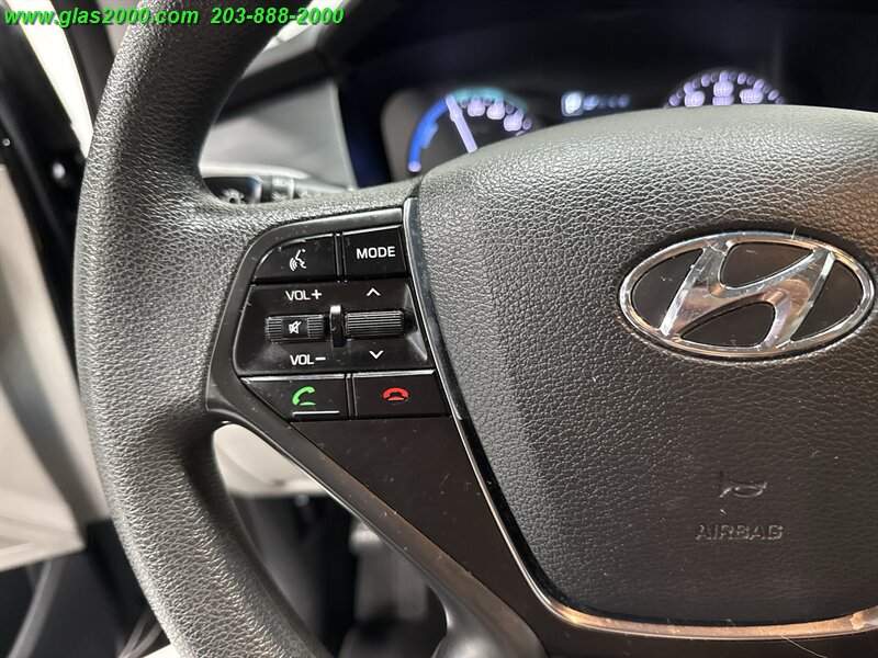 2016 Hyundai SONATA Hybrid SE   - Photo 21 - Bethany, CT 06524