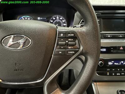 2016 Hyundai SONATA Hybrid SE   - Photo 23 - Bethany, CT 06524