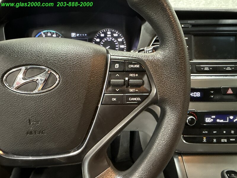 2016 Hyundai SONATA Hybrid SE   - Photo 23 - Bethany, CT 06524