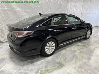 2016 Hyundai SONATA Hybrid SE   - Photo 8 - Bethany, CT 06524