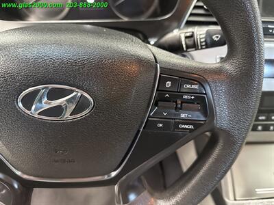 2016 Hyundai SONATA Hybrid SE   - Photo 27 - Bethany, CT 06524