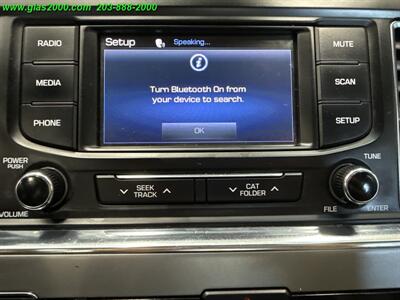 2016 Hyundai SONATA Hybrid SE   - Photo 17 - Bethany, CT 06524