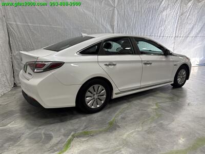 2016 Hyundai SONATA Hybrid SE   - Photo 8 - Bethany, CT 06524