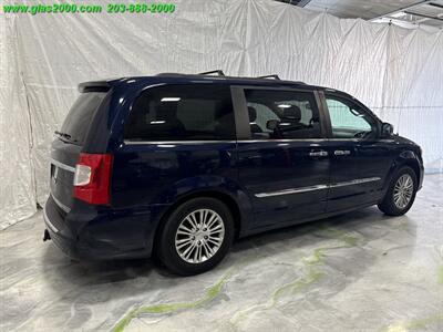 2014 Chrysler Town & Country Touring-L   - Photo 8 - Bethany, CT 06524